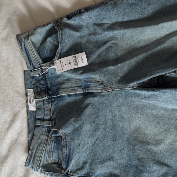 Ardene Mom jeans size 11 - Picture 3 of 3